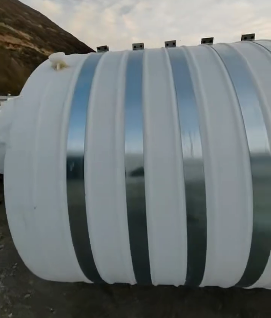 圆形崆峒塑料桶批量交付案例：结构稳定，适配多行业液体储运需求